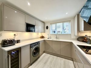 Dining Kitchen- click for photo gallery